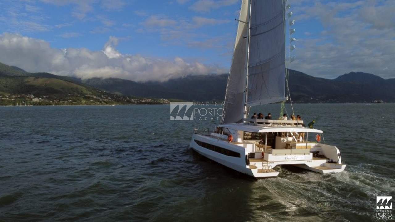 Catamarã Ag 49
