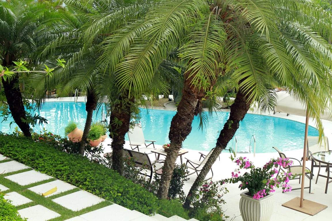 Casa à venda, Feiticeira